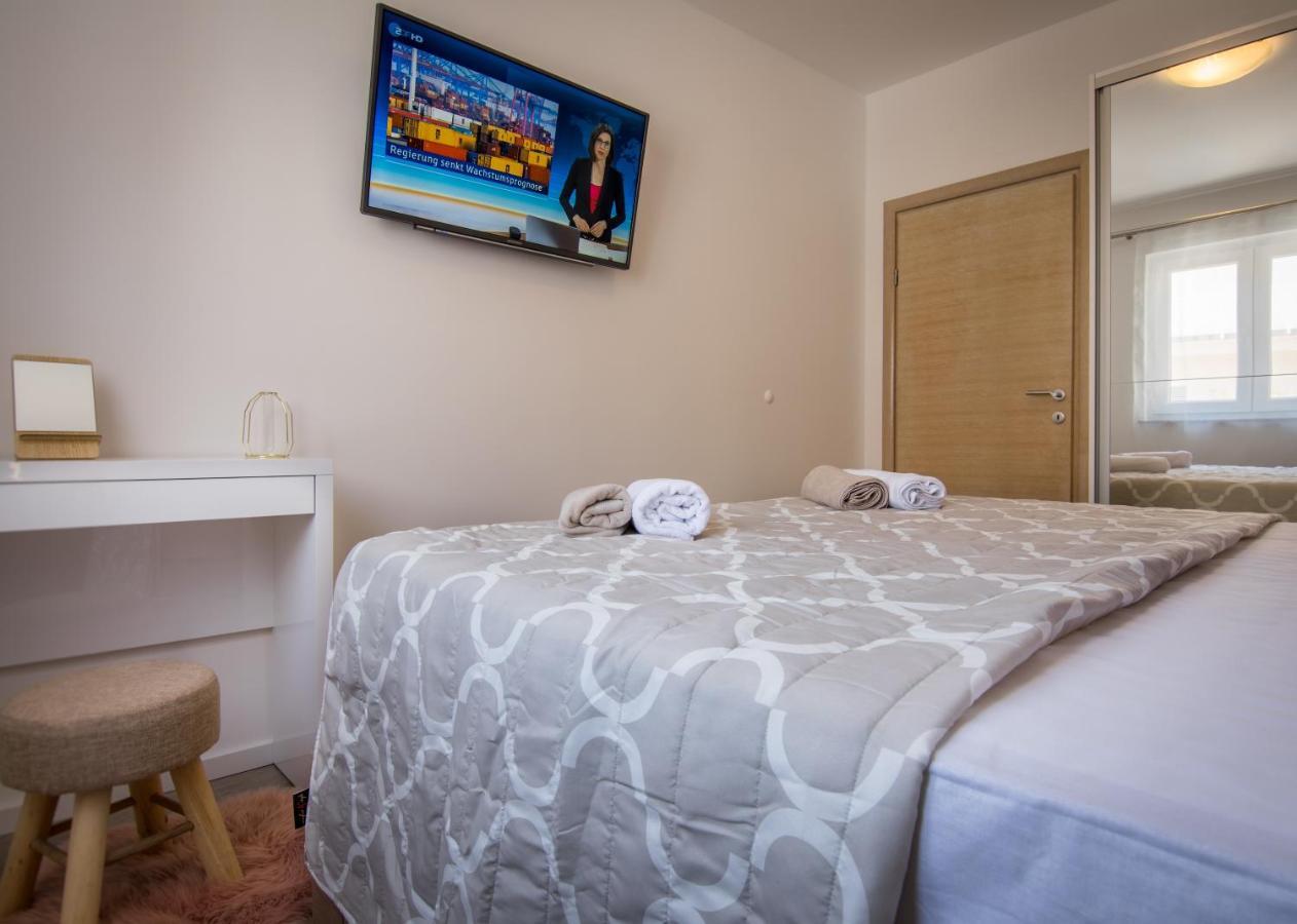 Apartamento Apartman Petra Makarska Exterior foto