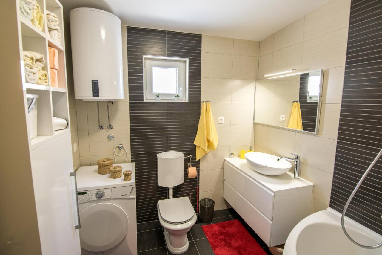Apartamento Apartman Petra Makarska Exterior foto